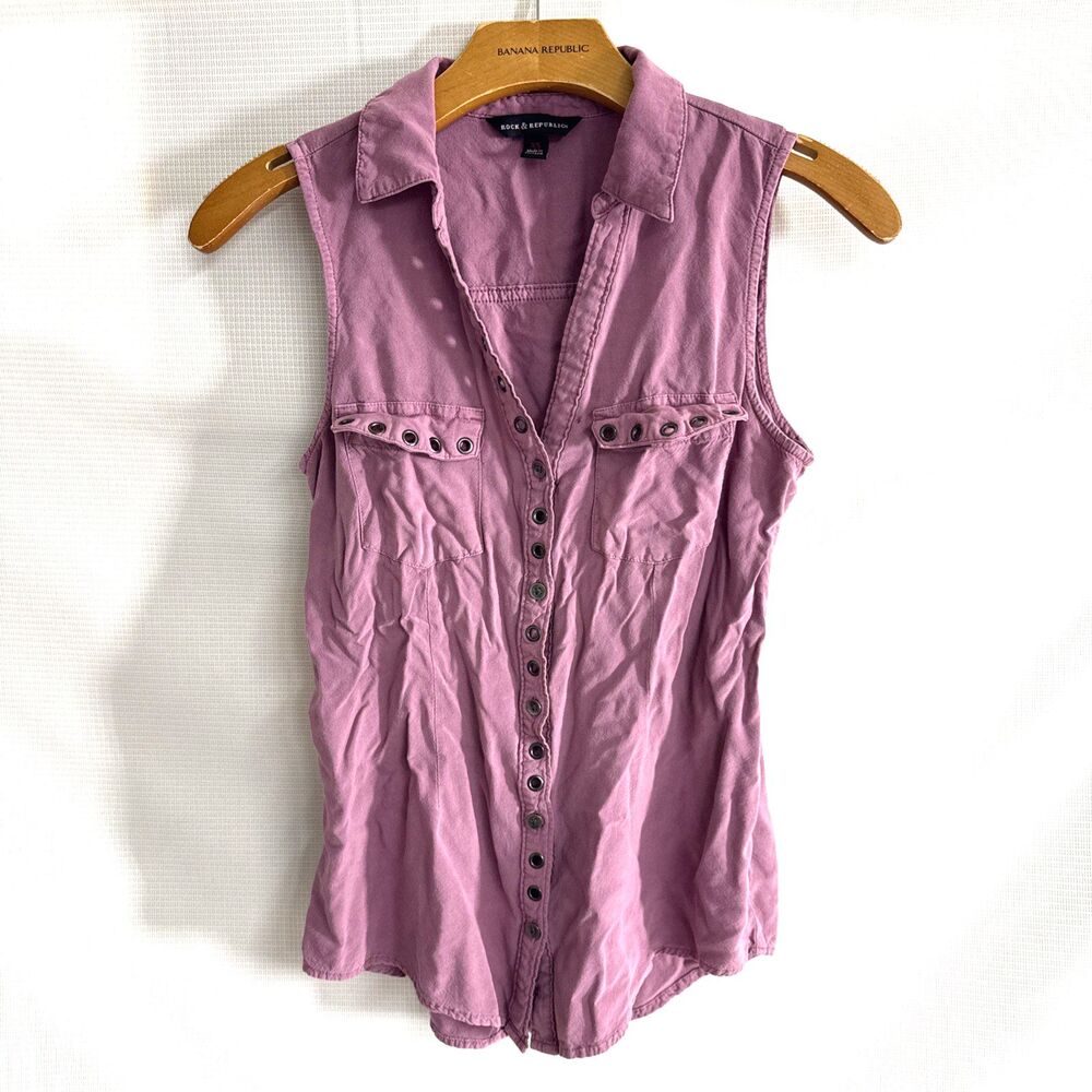 Rock & Republic Lavender sleeveless button up rayon shirt - XS